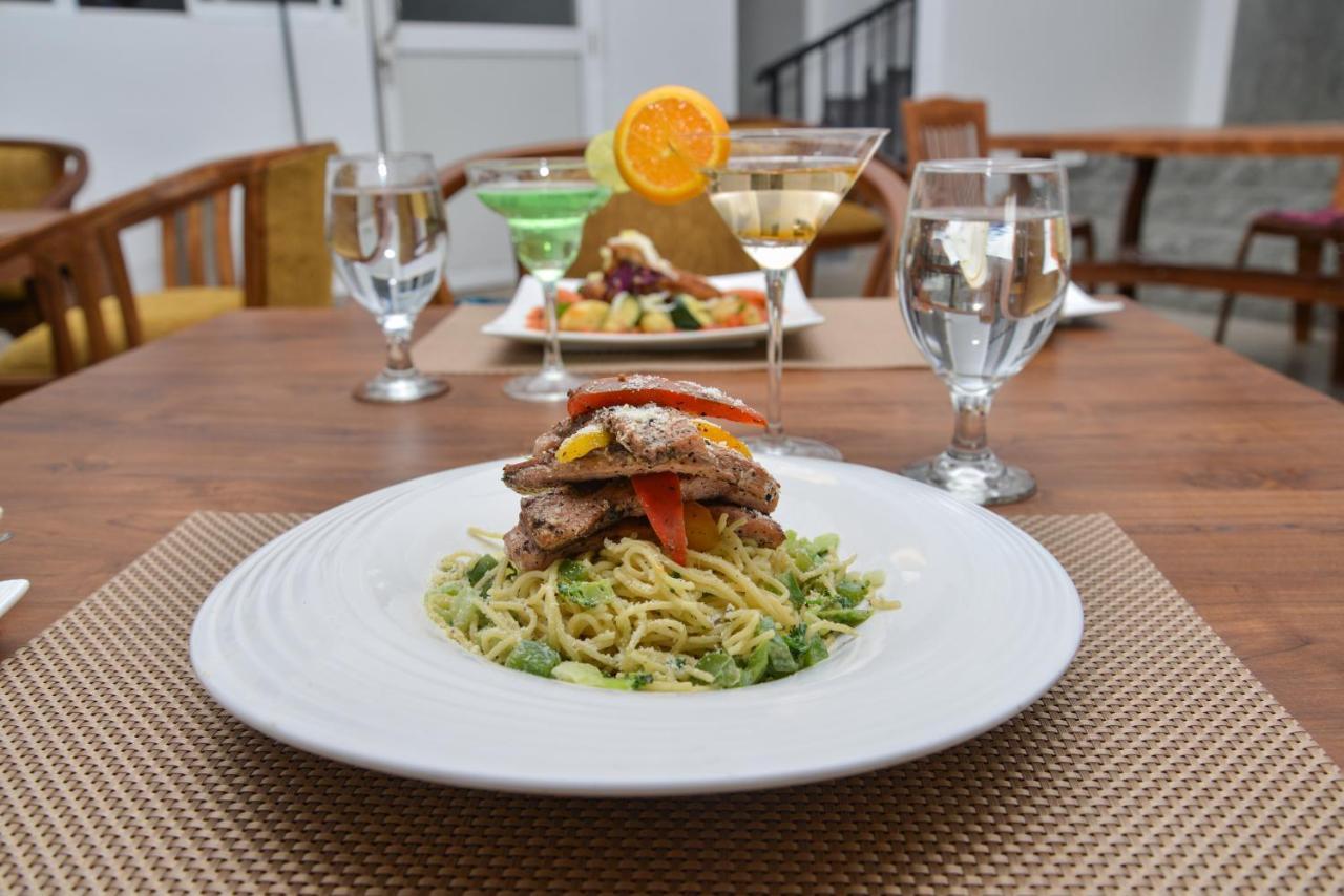 Centhara Beach Weligama Hotell Eksteriør bilde